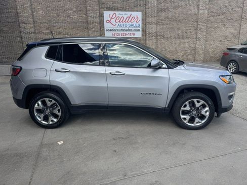 Used 2019 Jeep Compass Limited AWD/4WD image 2