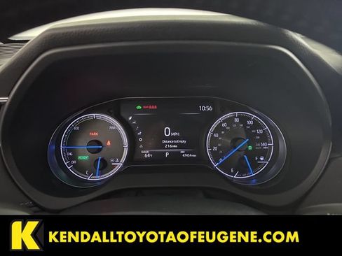 Used 2024 Toyota Venza LE AWD/4WD image 15