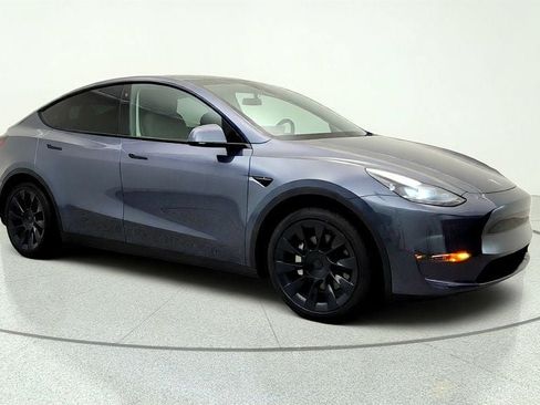 Used 2023 Tesla Model Y Long Range AWD/4WD image 3