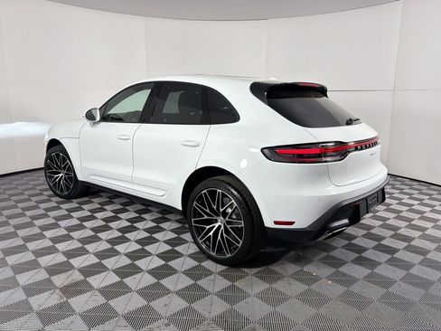 Used 2026 Porsche Macan AWD/4WD image 3