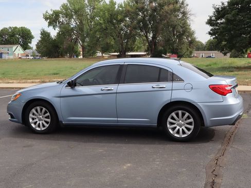 Used 2014 Chrysler 200 Limited FWD image 8