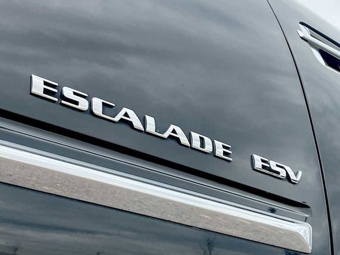 Used 2010 Cadillac Escalade ESV Luxury AWD/4WD image 27