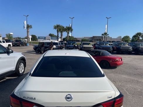 Used 2021 Nissan Altima 2.5 SV image 6