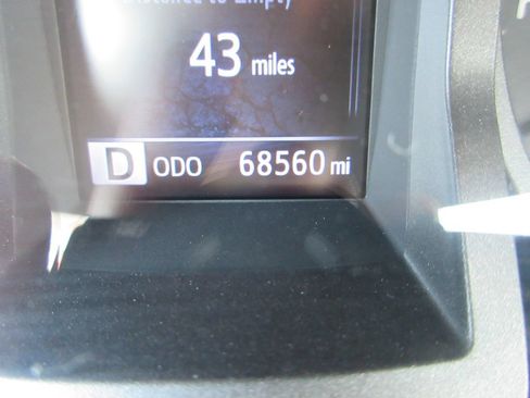 Used 2019 Toyota Tacoma TRD Sport AWD/4WD image 32