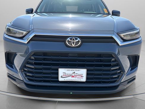 Certified 2024 Toyota Grand Highlander XLE image 5