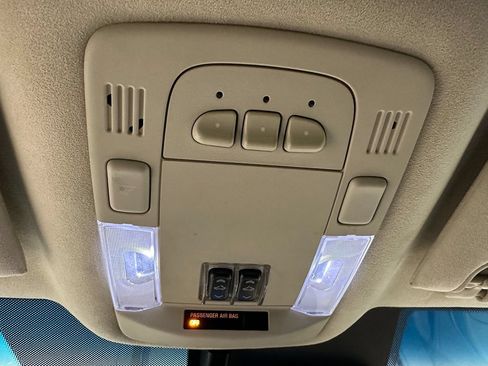 Used 2011 Cadillac DTS Platinum FWD image 37