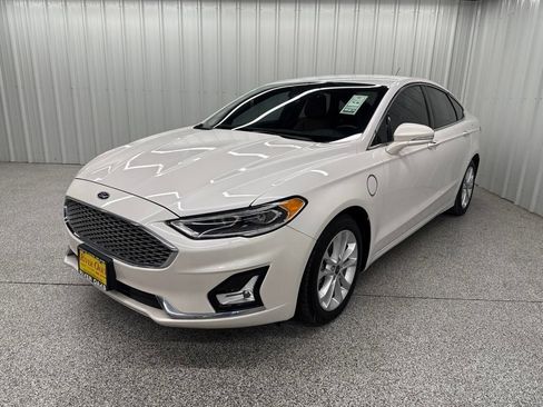 Used 2019 Ford Fusion Energi Titanium FWD image 3