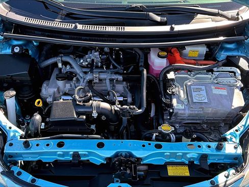 Used 2014 Toyota Prius C One image 9