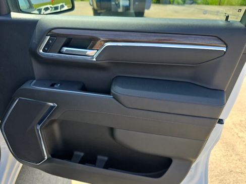 Used 2023 Chevrolet Silverado 1500 LT AWD/4WD image 14