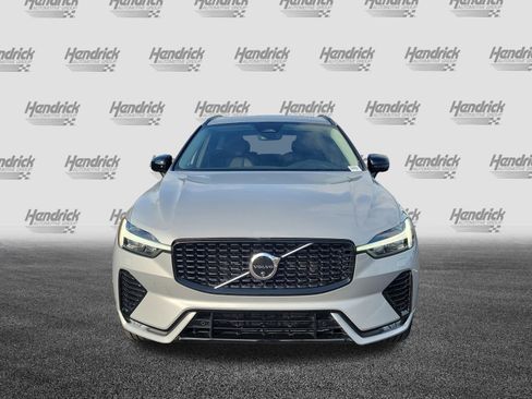 Certified 2025 Volvo XC60 B5 Plus image 10