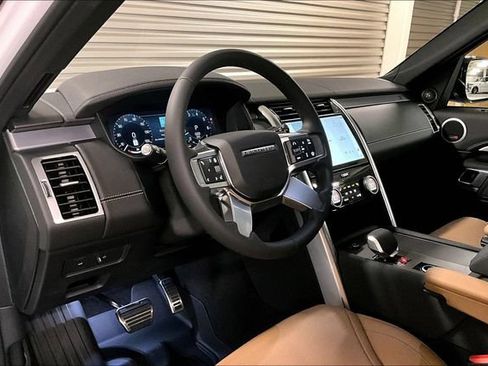 New 2026 Land Rover Discovery Limited Edition AWD/4WD image 7