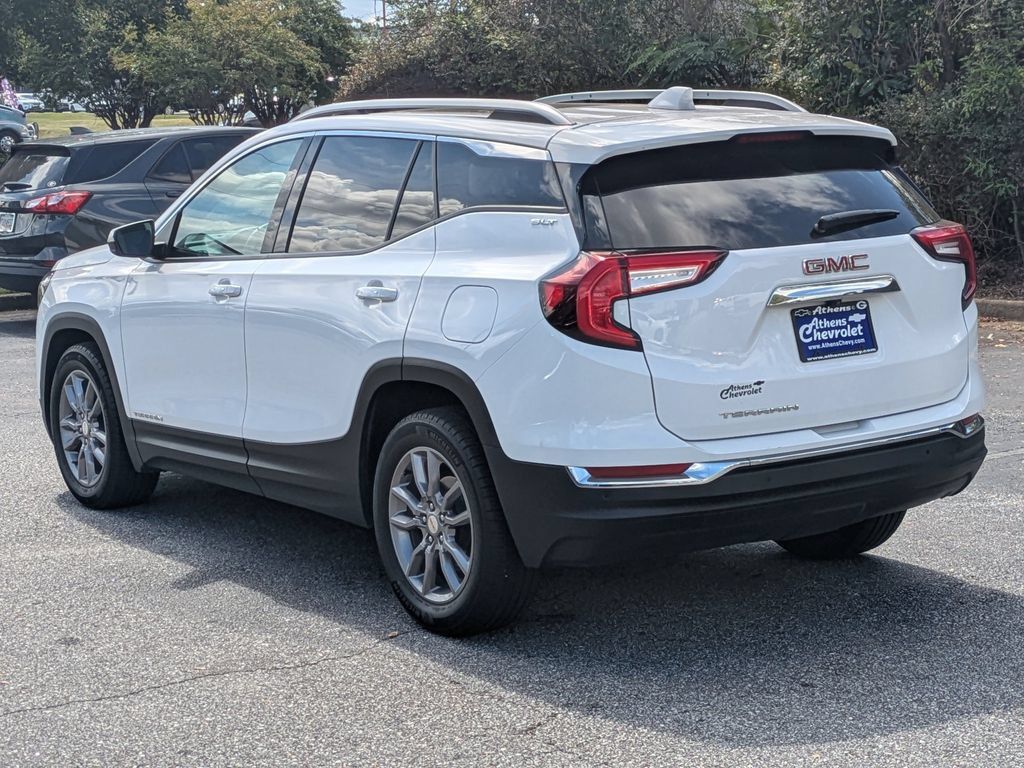 Used 2022 GMC Terrain SLT w/ Infotainment Package II FWD image 6