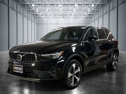 Used 2025 Volvo XC40 B5 Plus