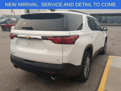 Used 2023 Chevrolet Traverse LT FWD image 7