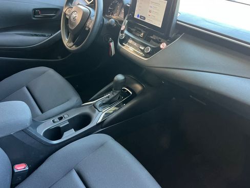 Used 2025 Toyota Corolla LE FWD image 17