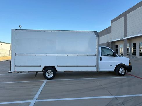 Used 2020 GMC Savana 3500 Extended w/ Driver Convenience Package image 5