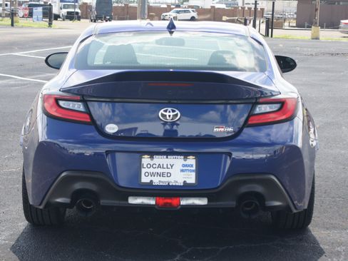 Used 2023 Toyota GR86 Premium RWD image 3