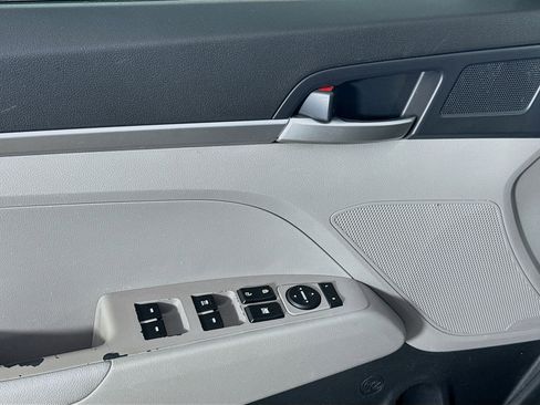 Used 2020 Hyundai Elantra SE w/ Cargo Package (C1) image 23