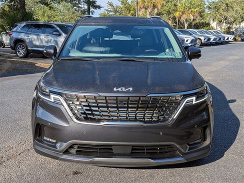 Used 2024 Kia Carnival SX Prestige image 9