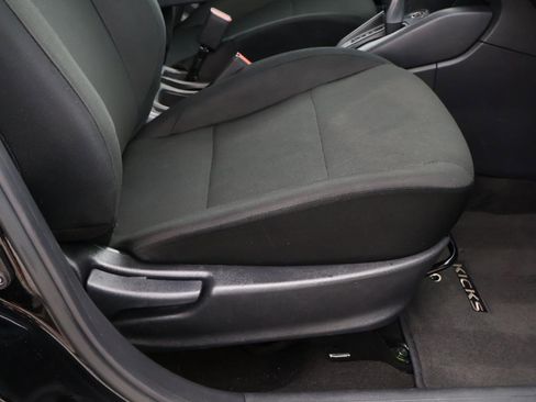 Used 2025 Nissan Kicks Play S image 17