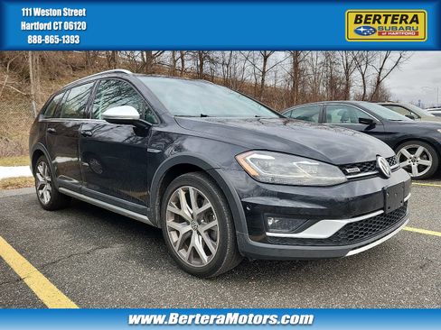 Used 2019 Volkswagen Golf Alltrack SE image 1