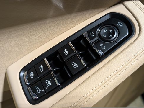 New 2026 Porsche Macan image 21