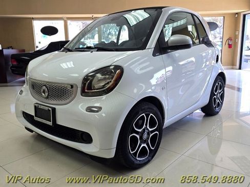 Used 2018 smart fortwo electric drive RWD image 2