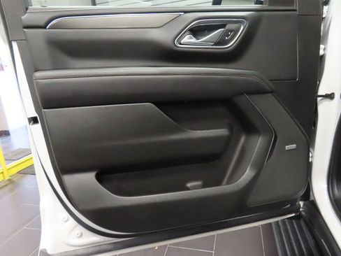 Used 2023 GMC Yukon XL AT4 AWD/4WD image 10