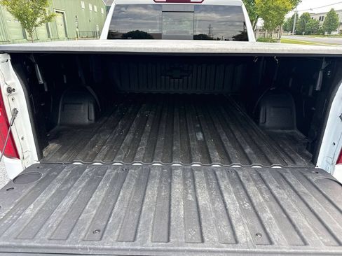 Used 2023 Chevrolet Silverado 1500 RST w/ Redline Edition AWD/4WD image 12