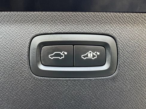 Used 2019 Volvo XC90 T5 Momentum w/ Multimedia Package image 50