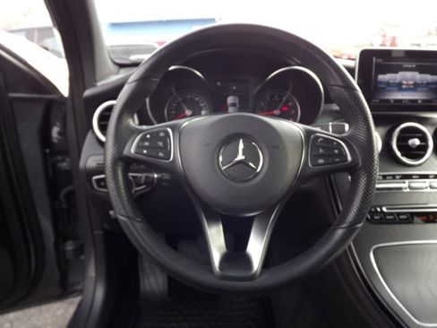 Used 2019 Mercedes-Benz GLC 300 4MATIC image 16
