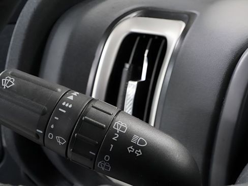 Used 2025 Ford Expedition Active image 18