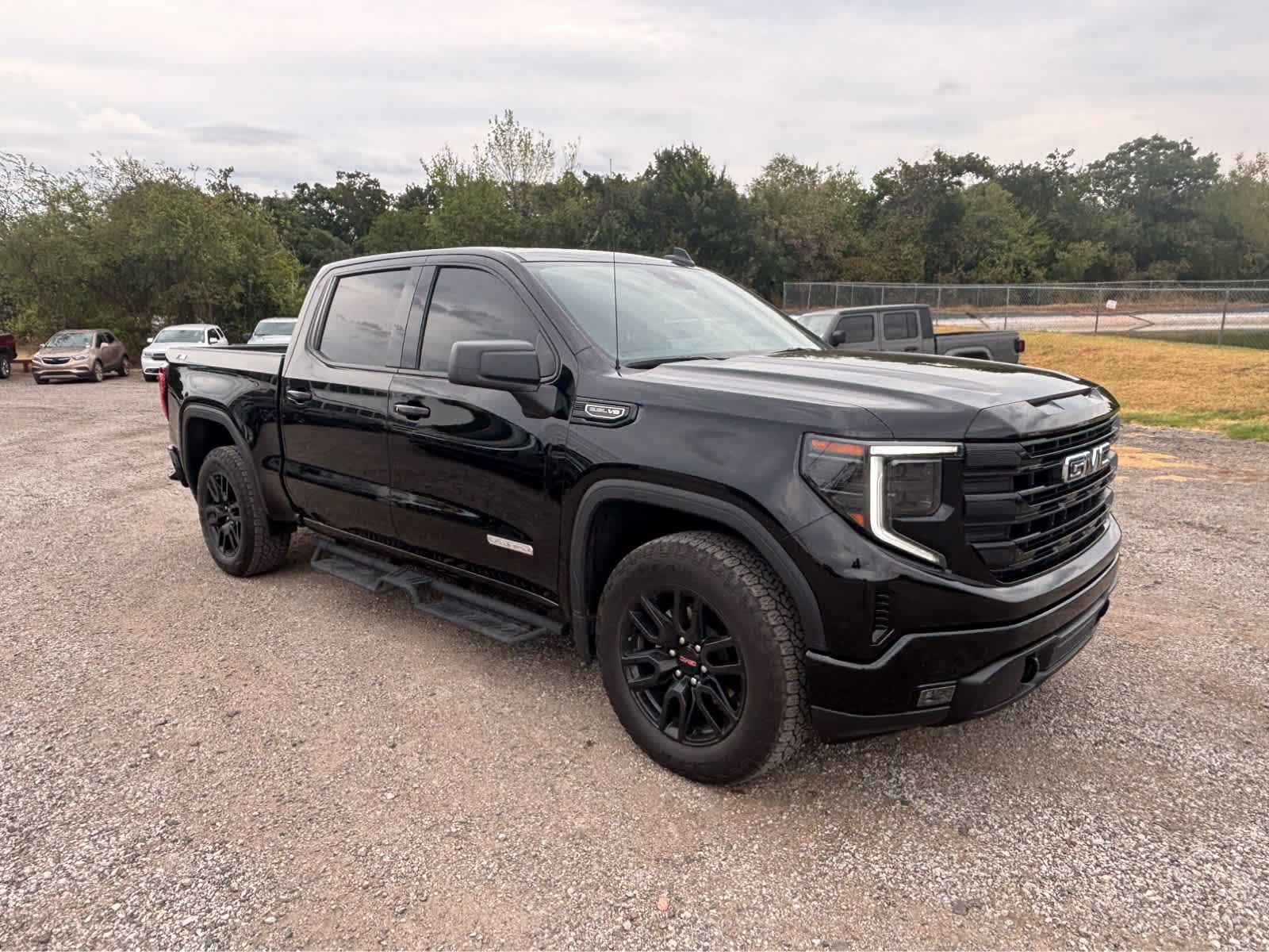 Used 2025 GMC Sierra 1500 Elevation AWD/4WD image 10