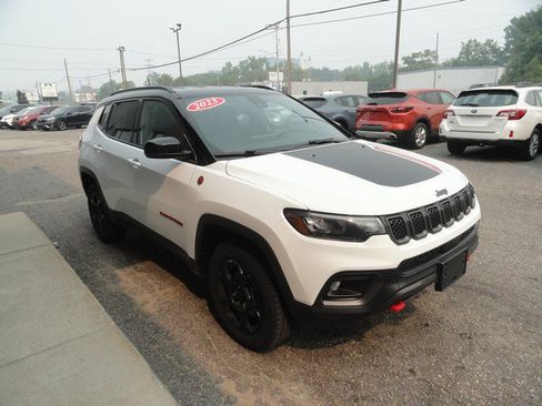 Used 2023 Jeep Compass Trailhawk AWD/4WD image 6