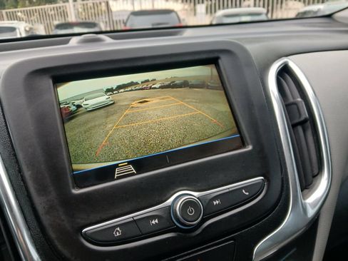 Used 2019 Chevrolet Equinox LS FWD image 14
