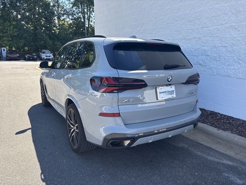 Used 2024 BMW X5 xDrive40i w/ M Sport Package AWD/4WD image 18