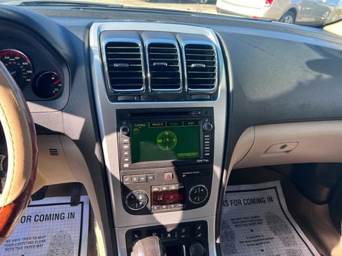 Used 2011 GMC Acadia SLT image 4