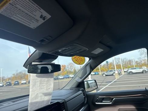 Used 2024 Chevrolet Silverado 1500 LT image 45