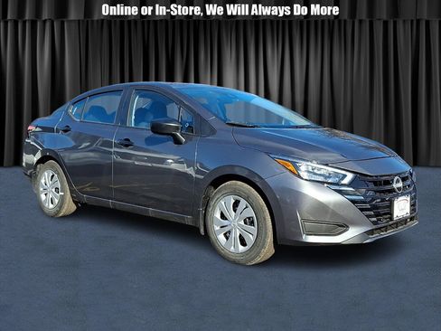 Used 2025 Nissan Versa S w/ Trunk Package FWD image 1