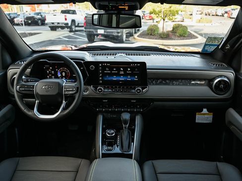 New 2026 Chevrolet Colorado ZR2 w/ Technology Package AWD/4WD image 11