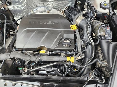 Certified 2024 Chevrolet Trax LT w/ Sunroof Package image 31