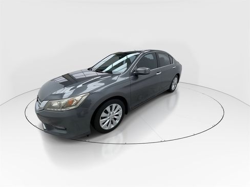 Used 2015 Honda Accord Touring image 4