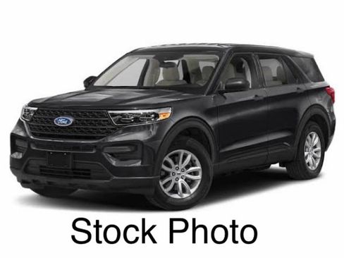 Used 2021 Ford Explorer XLT image 1