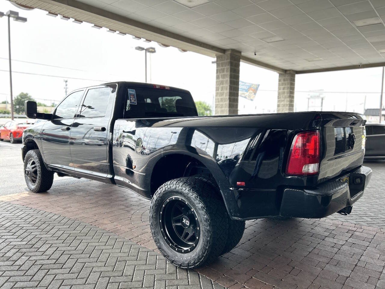 Used 2013 RAM 3500 Tradesman w/ Chrome Appearance Group AWD/4WD image 9