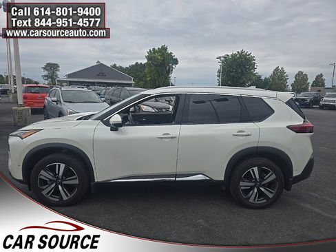 Used 2022 Nissan Rogue SL w/ SL Premium Package image 2