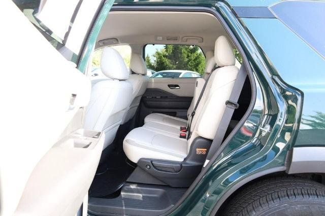 Certified 2025 Nissan Pathfinder SL AWD/4WD image 23