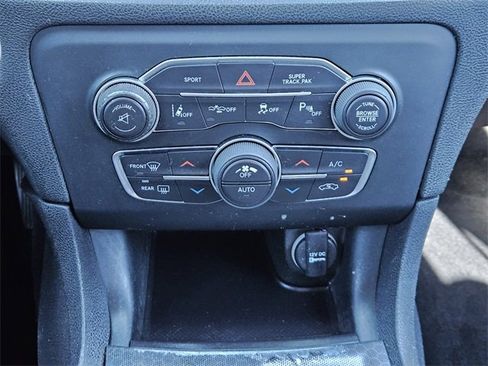 Used 2015 Dodge Charger R/T image 21