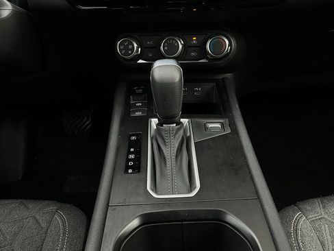 Used 2025 Nissan Kicks SV image 20