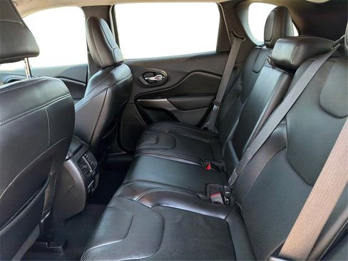 Used 2020 Jeep Cherokee Limited image 11