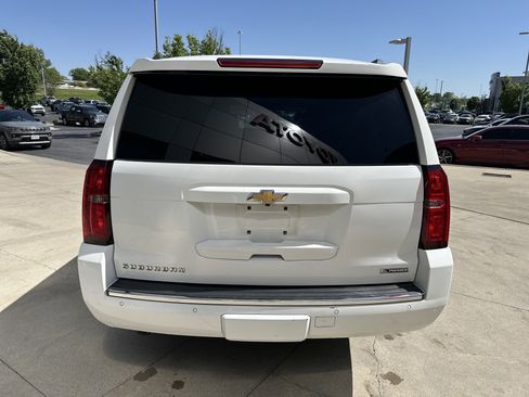 Used 2018 Chevrolet Suburban Premier RWD image 8
